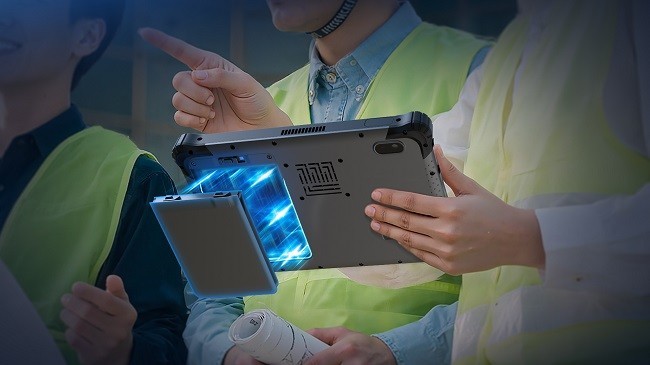 加固平板电脑“六边形战士”M82A,集便携、手持、英特尔芯与IP67防护于一身