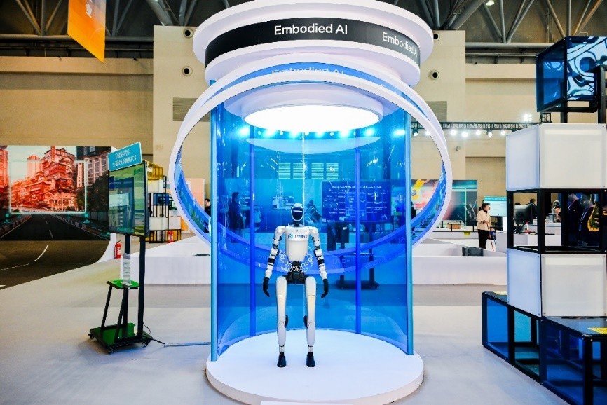 ����δ����������£�Ӣ�ض�Я����̬��鹲���ԵAI��չ��ͼ