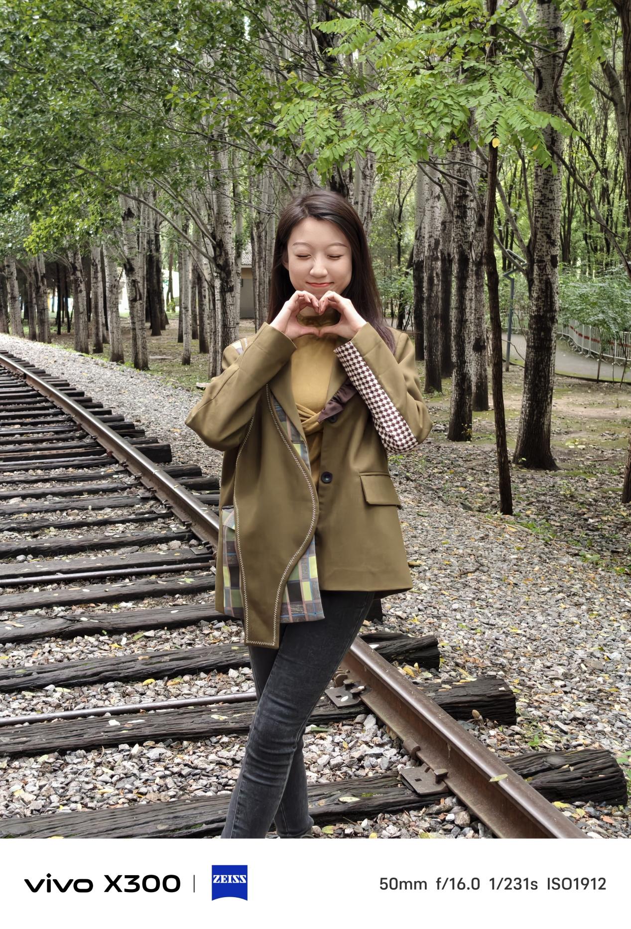 2ÒÚÏñËØ´óµ×¾µÍ·È«ÃæÆÕ¼° ˲ÅÊÇÄ»ºó¹¦³¼£¿