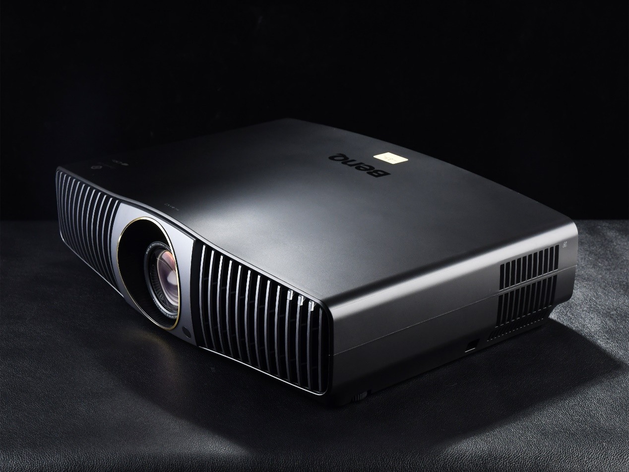 W6050ʵ⣺THX֤̬֡ӳ ߶˼ͥӰԺе