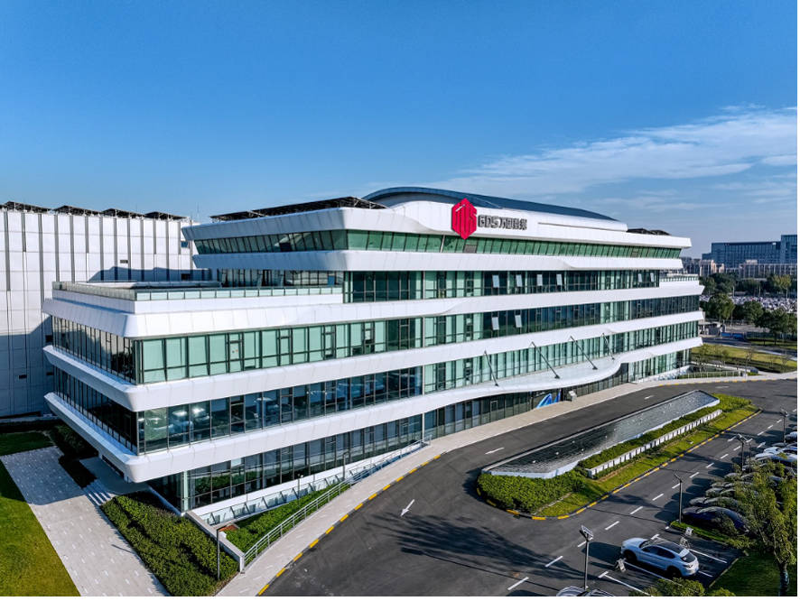 万国数据发布2025年第三季度财报——净利润达7.28亿元人民币