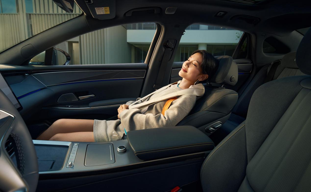 �����˵ĵ�һ̨�콢�γ�����L�û�������19.48��Ԫ��