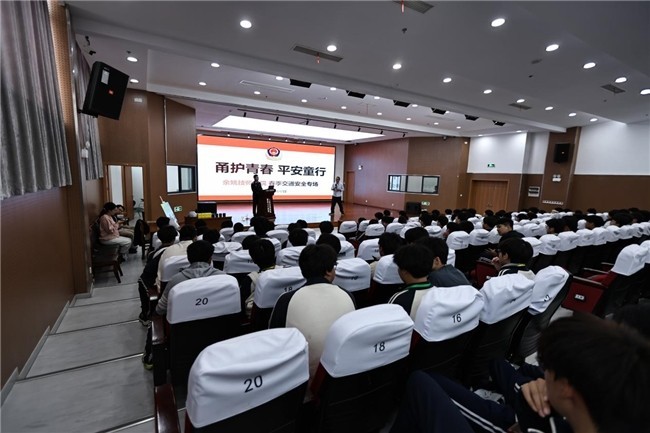 聚焦青少年骑行安全 九号电动车携手浙江余姚交警开展校园安全宣教活动