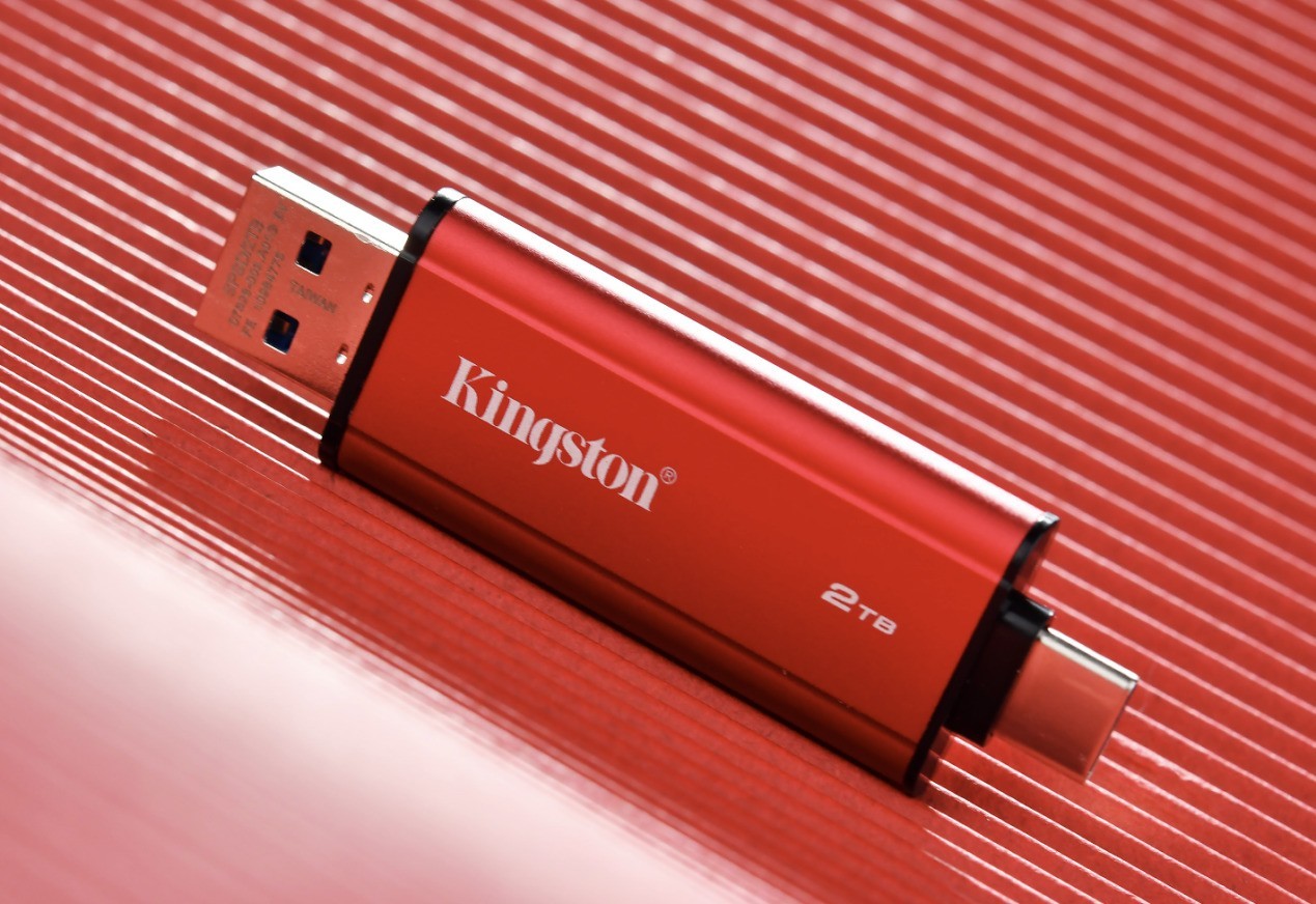 金士顿Dual Portable双接口移动固态硬盘评测:优盘身形,固态实力