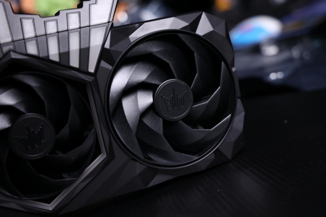 影驰RTX 5070 Ti HOF OC LAB黑魂X 纯黑哑光,旗舰性能