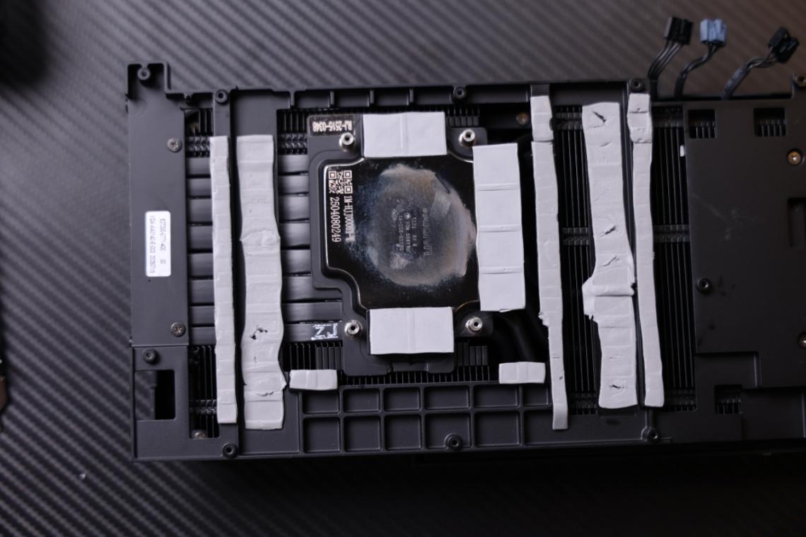 影驰RTX 5070 Ti HOF OC LAB黑魂X 纯黑哑光,旗舰性能