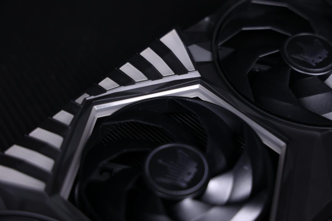 影驰RTX 5070 Ti HOF OC LAB黑魂X 纯黑哑光,旗舰性能