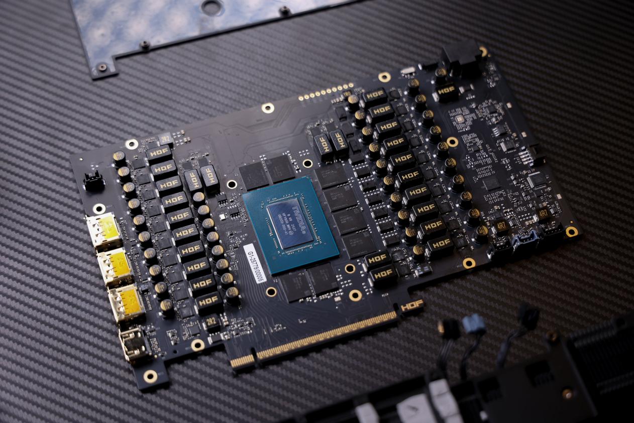 影驰RTX 5070 Ti HOF OC LAB黑魂X 纯黑哑光,旗舰性能