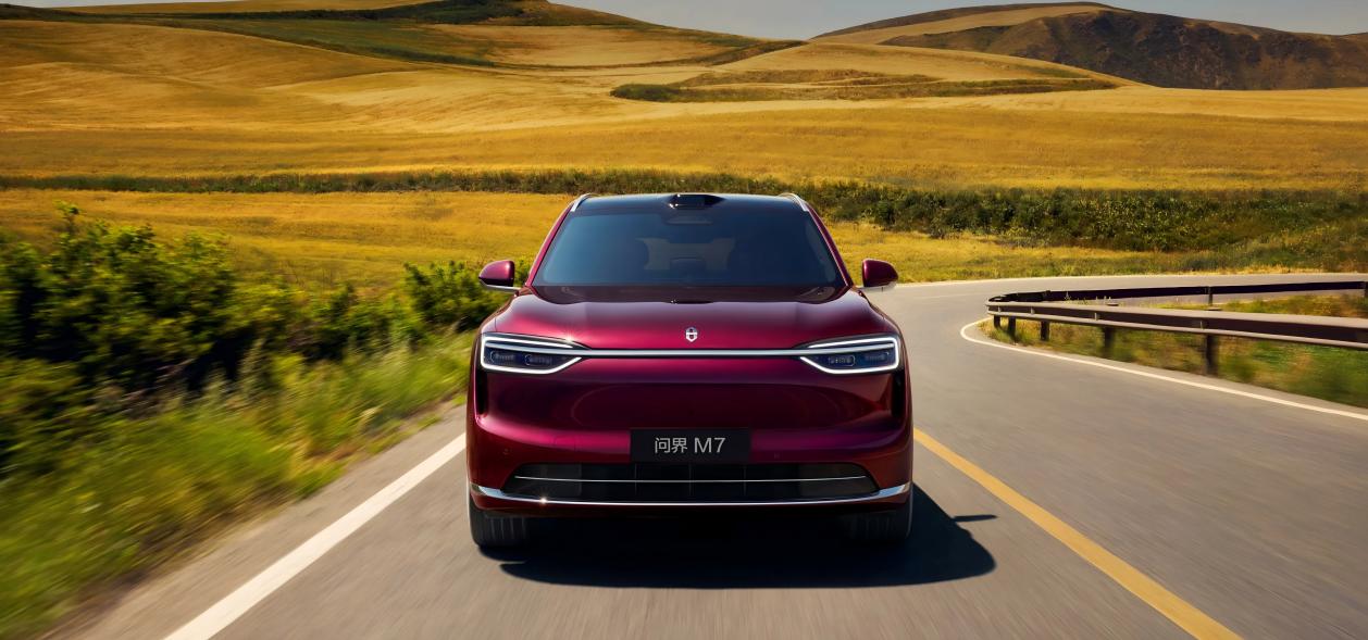 年味里的问界M7:空间大口碑好,新春家庭出行的价值之选