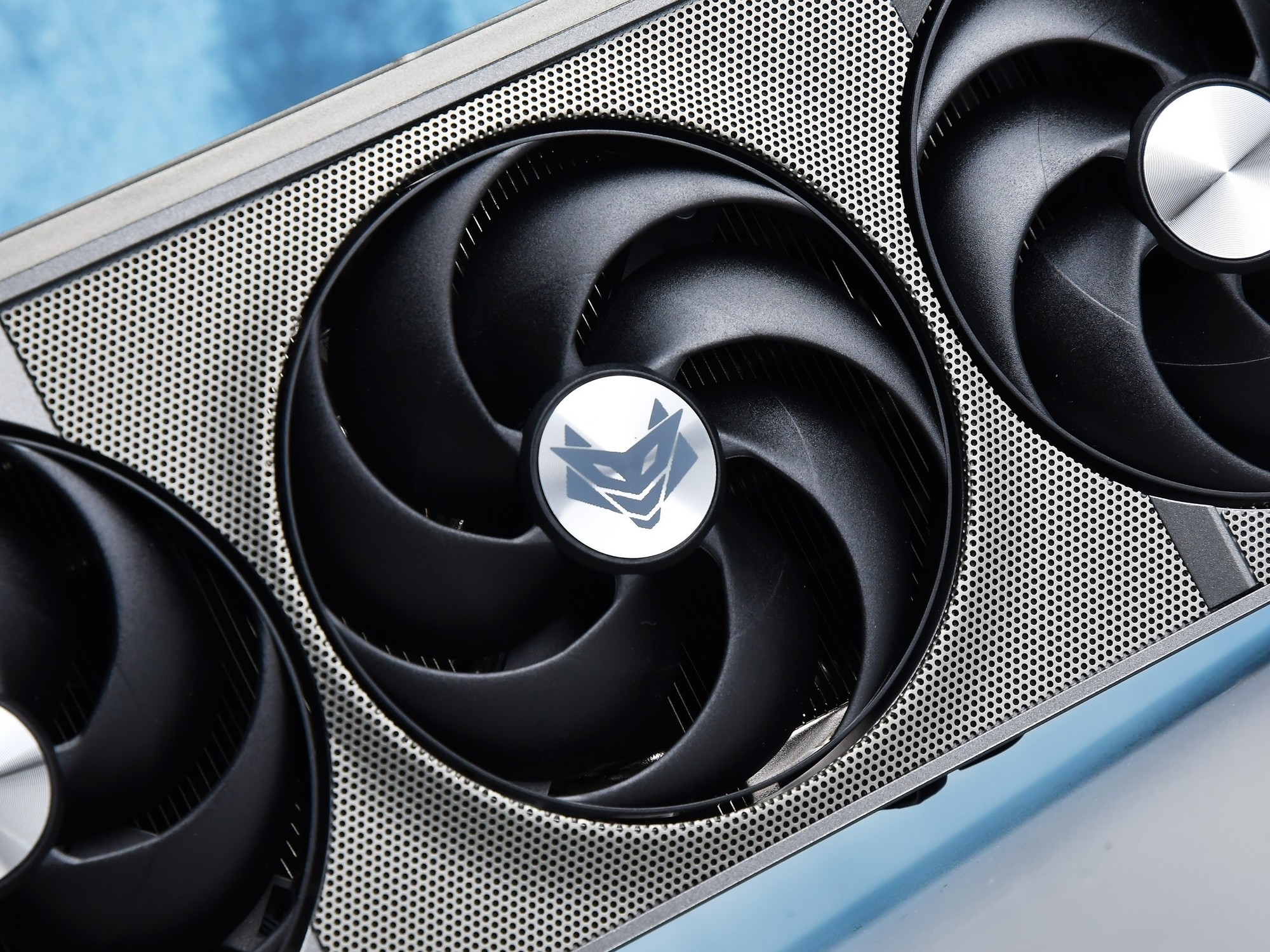 ����ʯRX 9070 XT 16G���� �콢���ǹ���� 4K��Ϸ����֮ѡ
