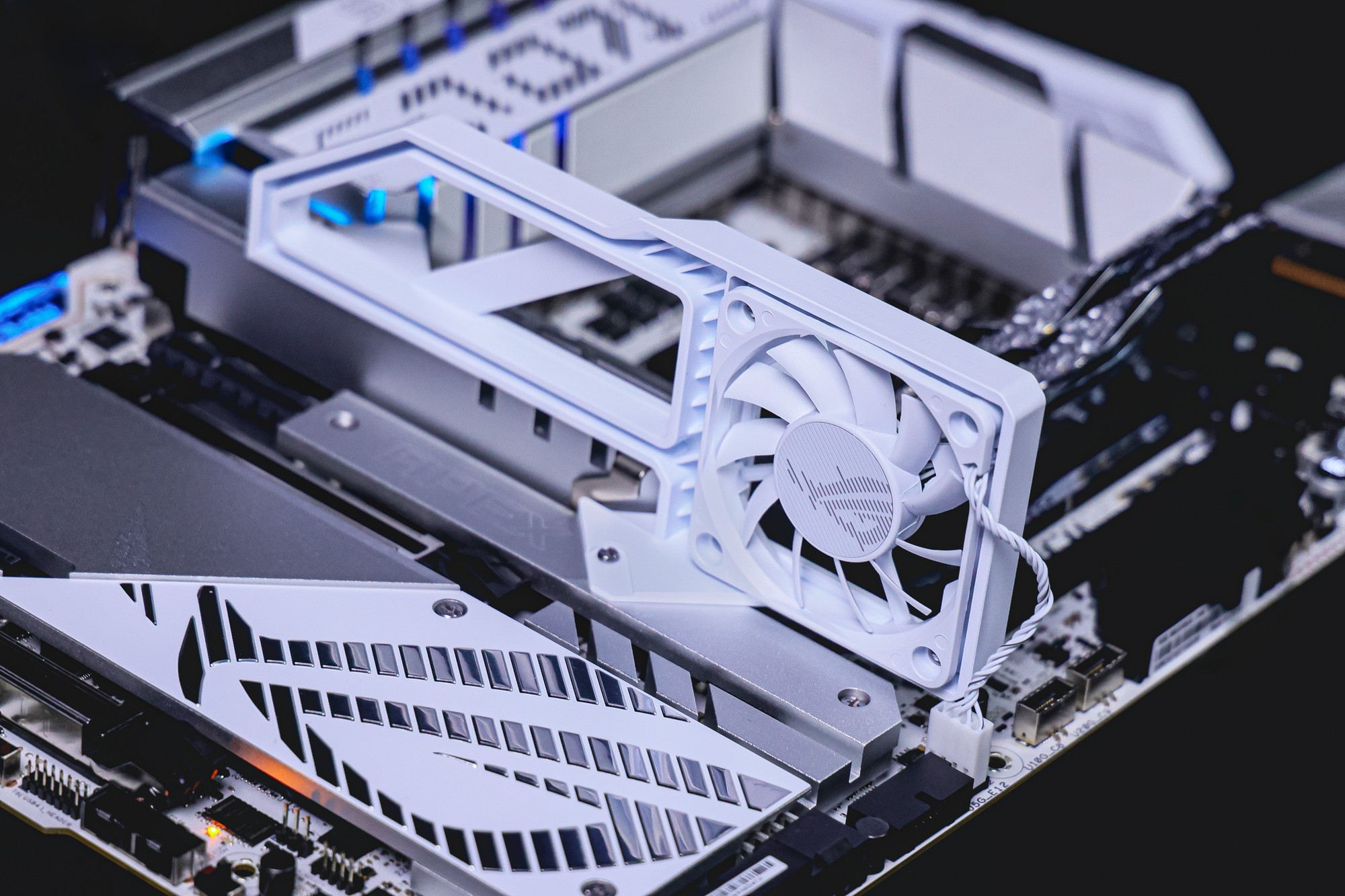 ROG MAXIMUS Z890 APEX崴DDR5-13322Ƶ¼¼