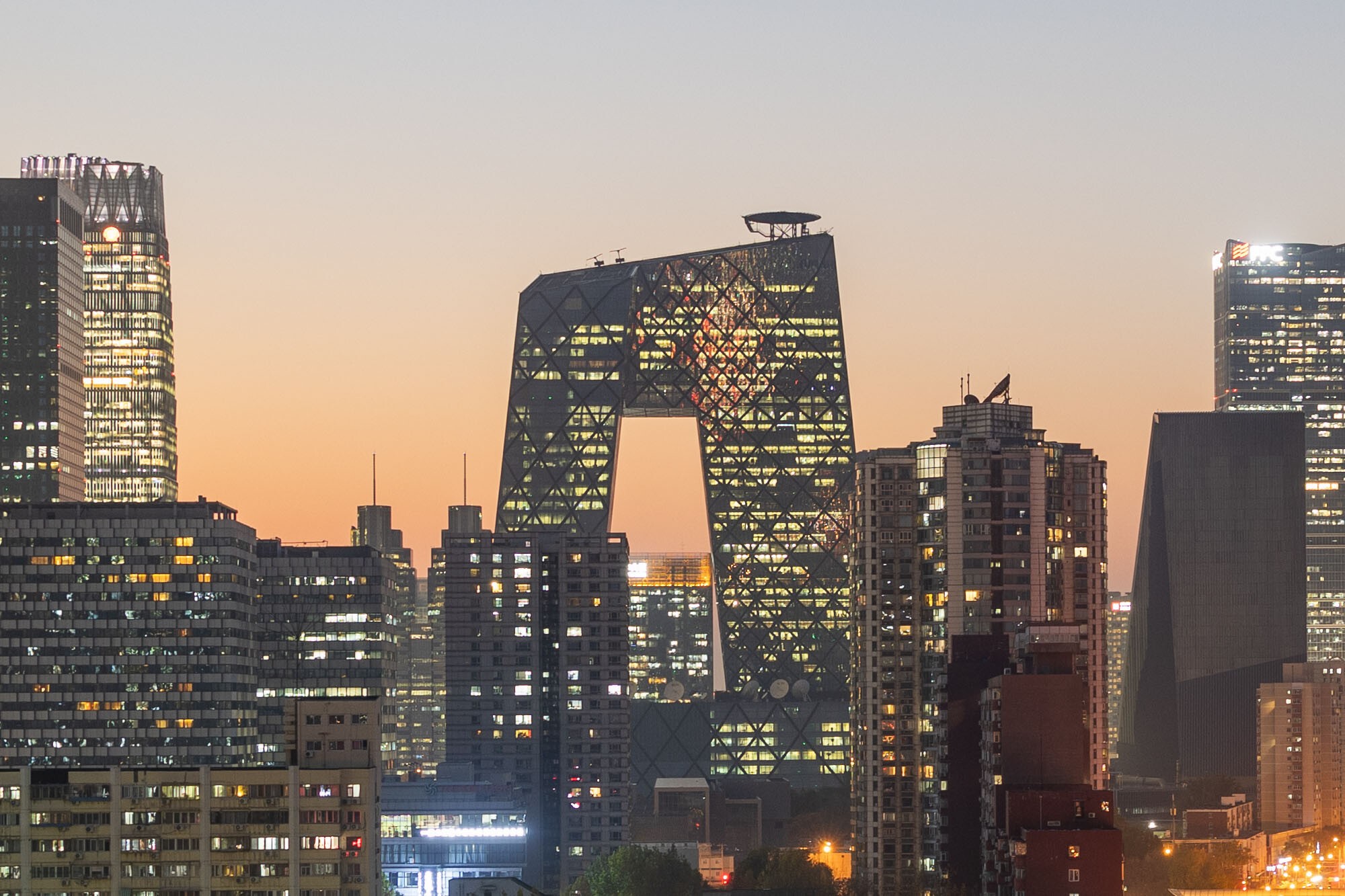 3250+7KƵȫˮͰ EOS R6 Mark III