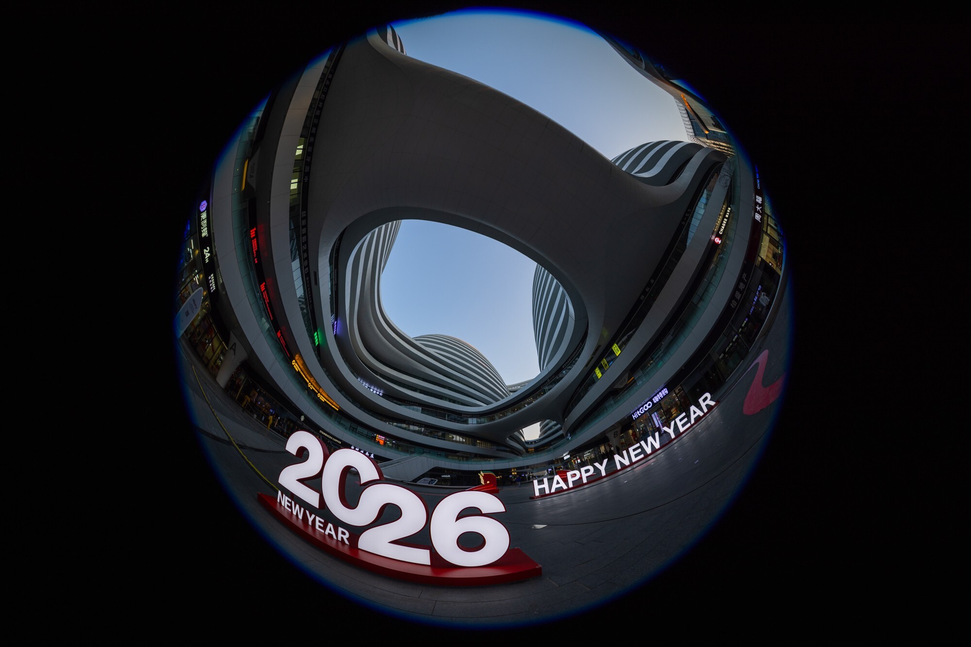 190���ӽ��µ��ӽ� ����RF7-14mm F2.8-3.5 STM���۾�ͷ����