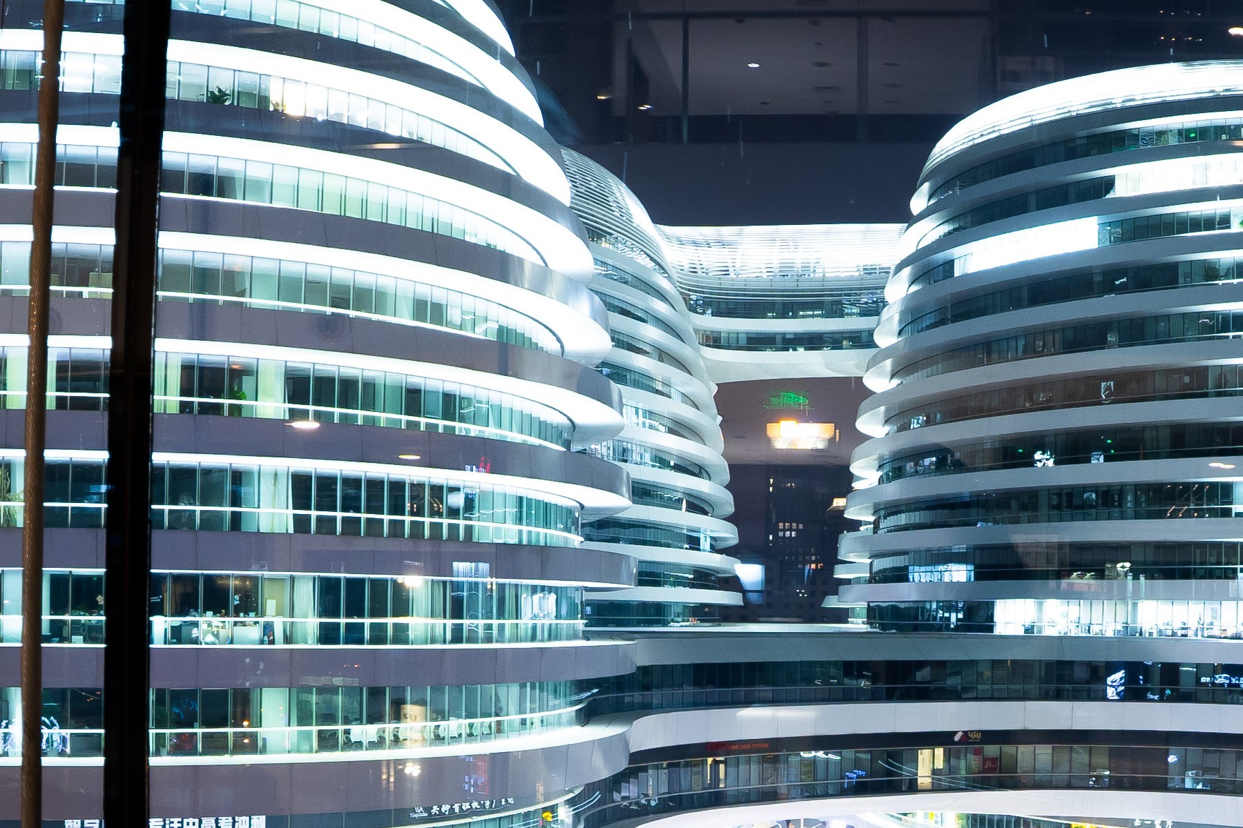 190���ӽ��µ��ӽ� ����RF7-14mm F2.8-3.5 STM���۾�ͷ����