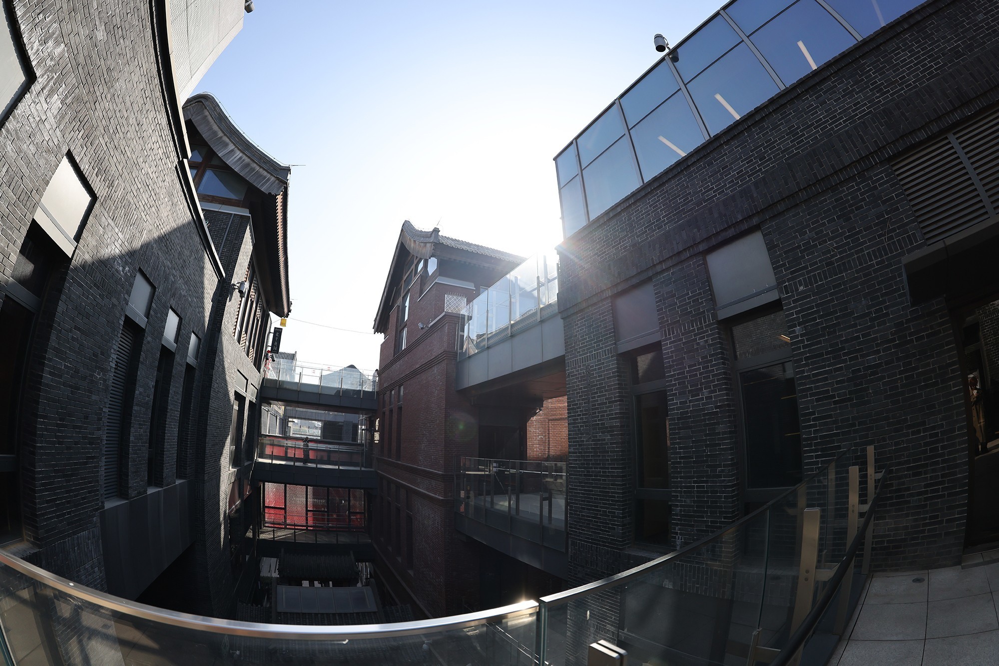 190���ӽ��µ��ӽ� ����RF7-14mm F2.8-3.5 STM���۾�ͷ����