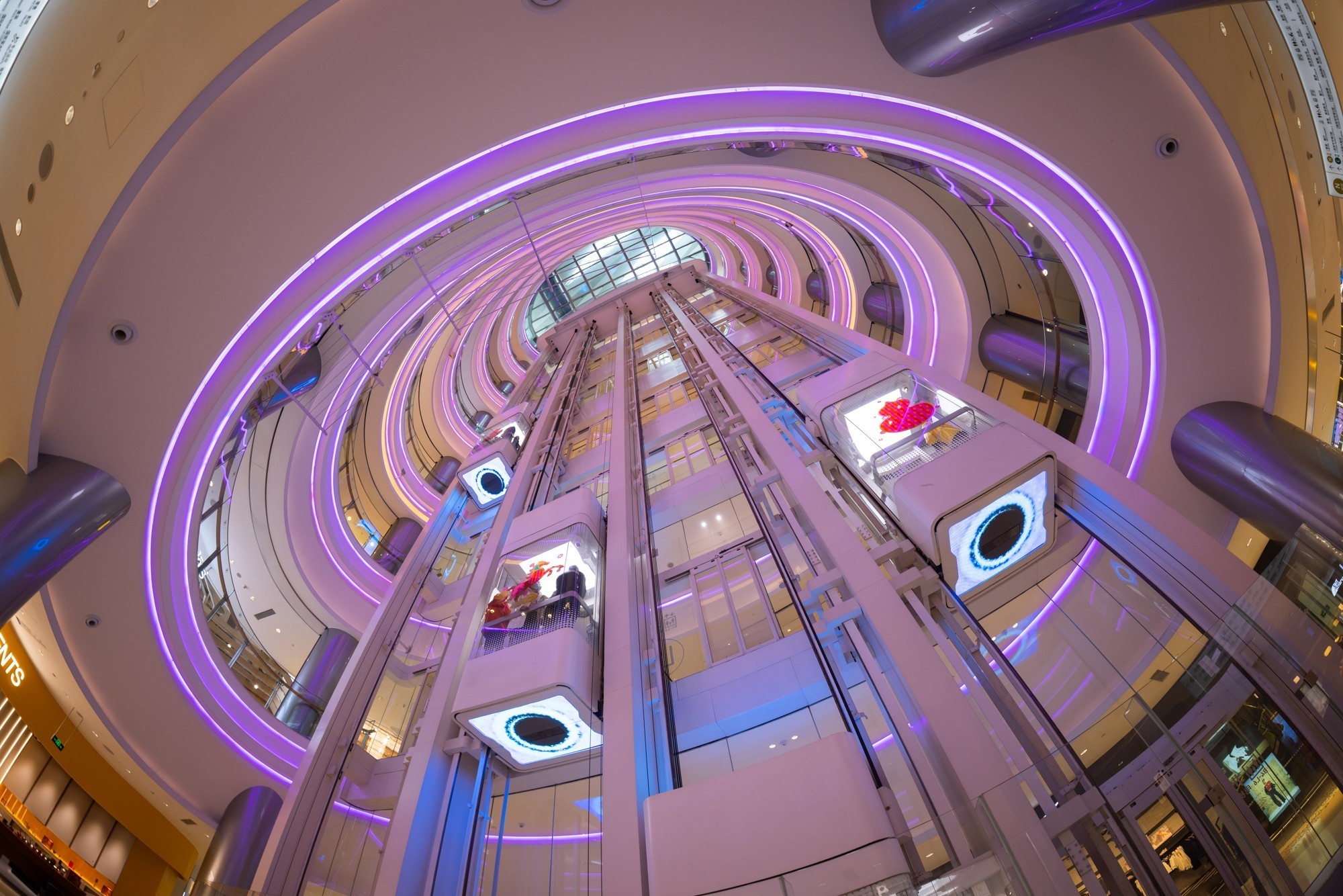 190���ӽ��µ��ӽ� ����RF7-14mm F2.8-3.5 STM���۾�ͷ����