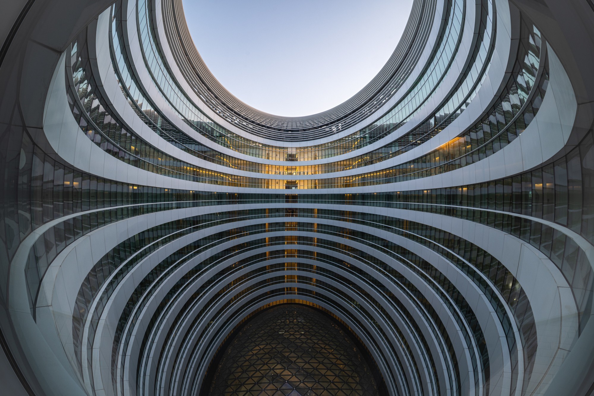 190���ӽ��µ��ӽ� ����RF7-14mm F2.8-3.5 STM���۾�ͷ����