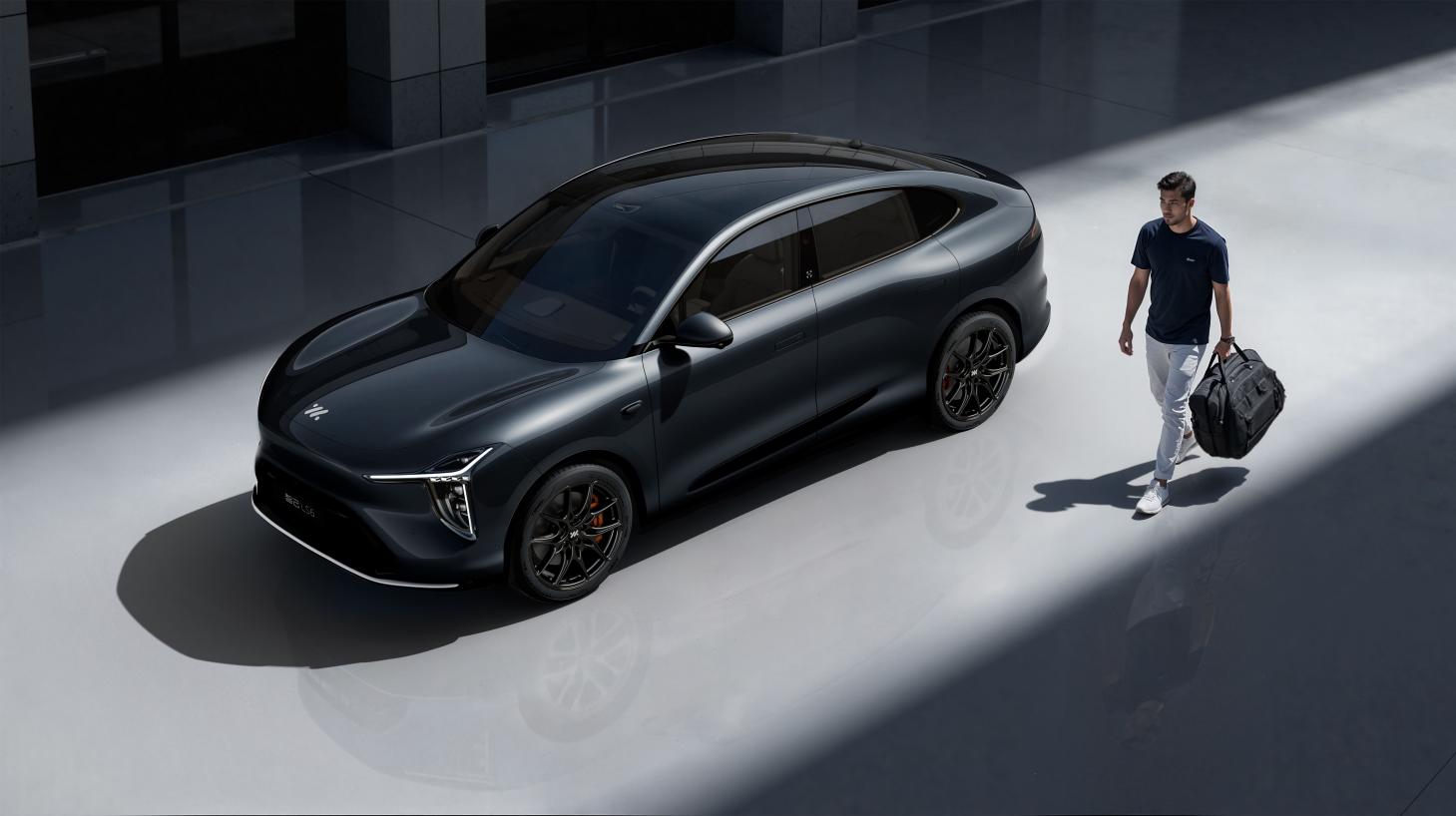 新一代智己LS6预售权益价20.99万起,开创智能出行新品类