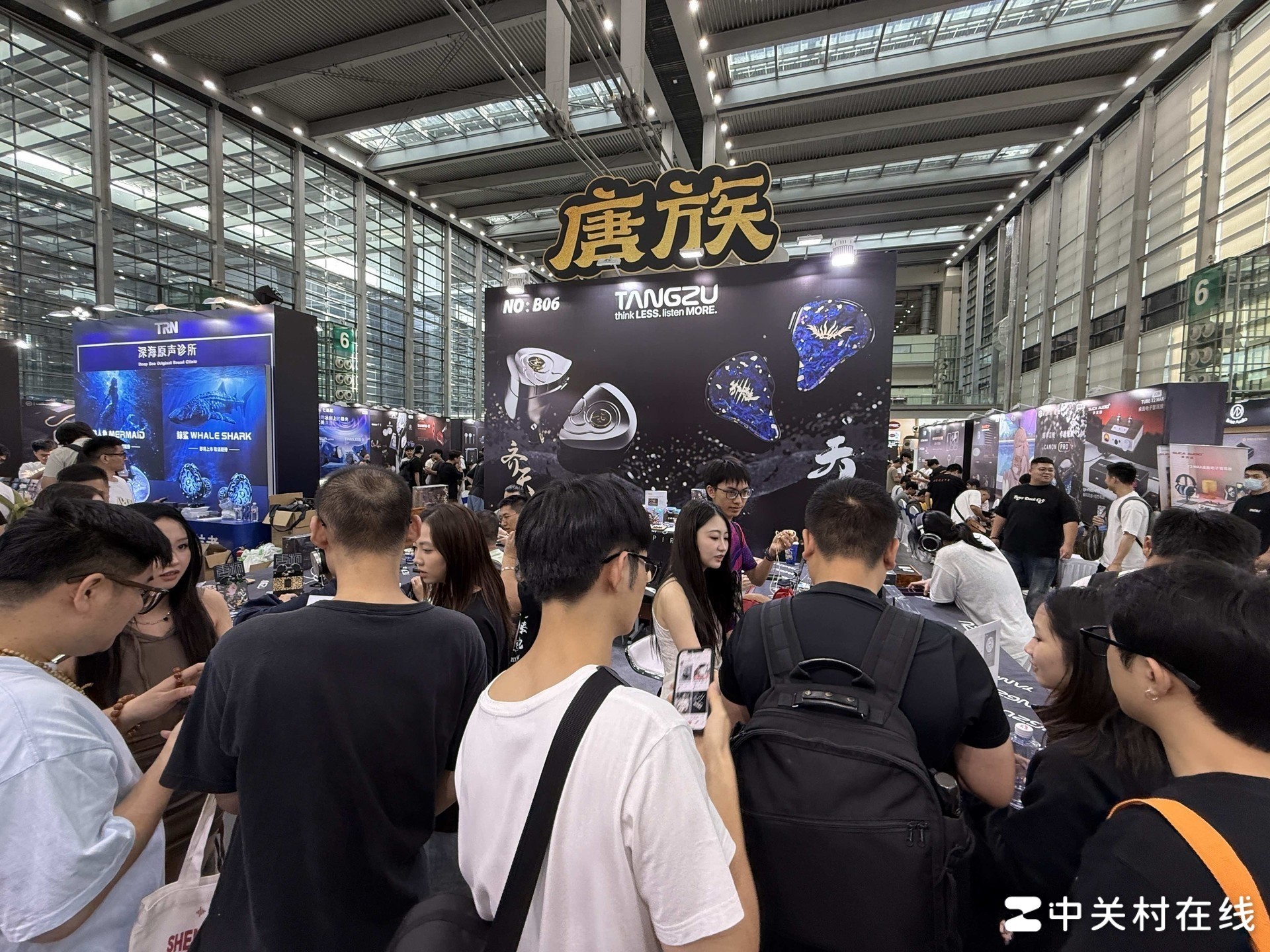 第19届深圳国际音频展现场直击:旗舰扎堆,一场属于耳机发烧友的试听盛宴