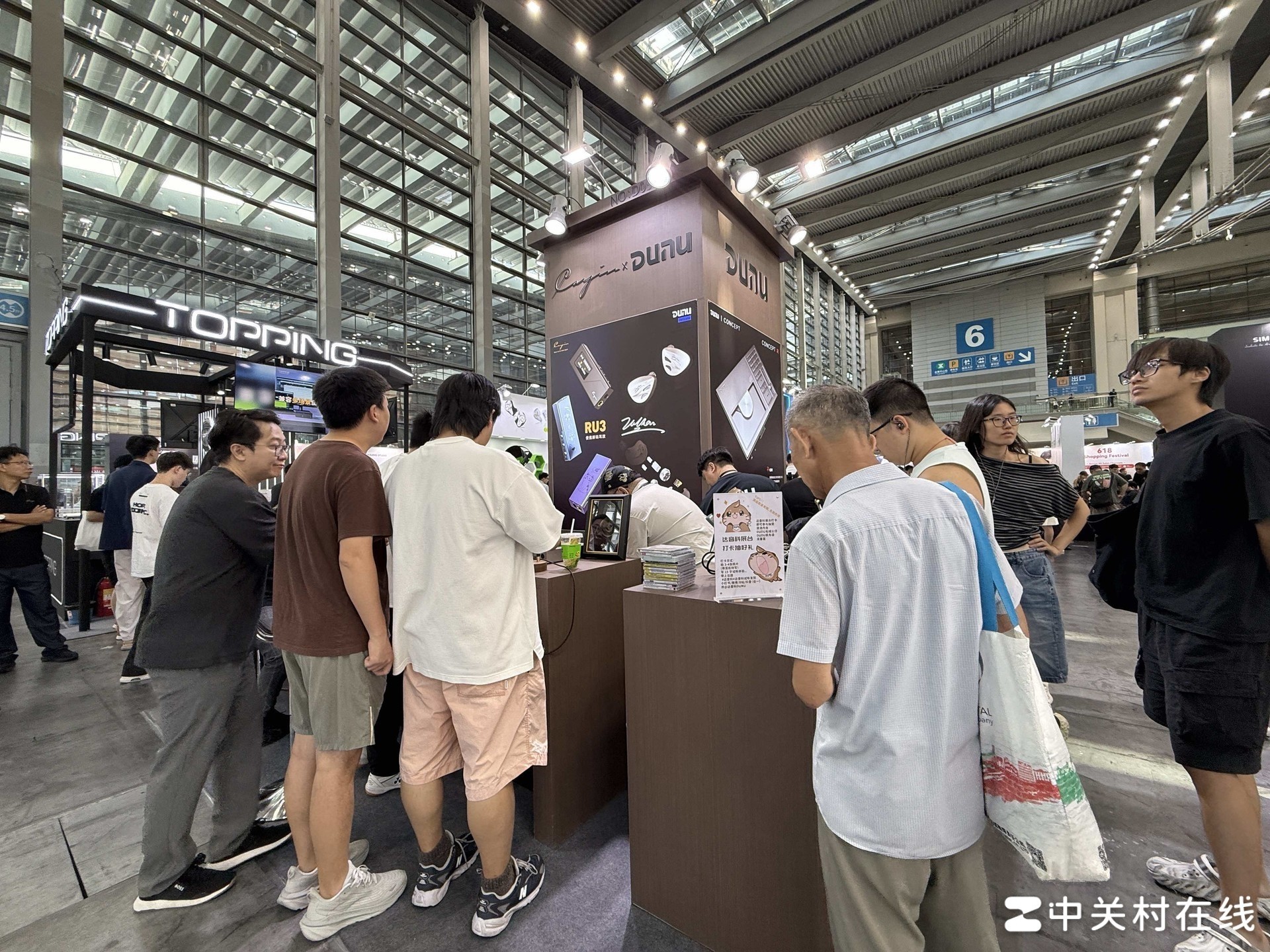 第19届深圳国际音频展现场直击:旗舰扎堆,一场属于耳机发烧友的试听盛宴