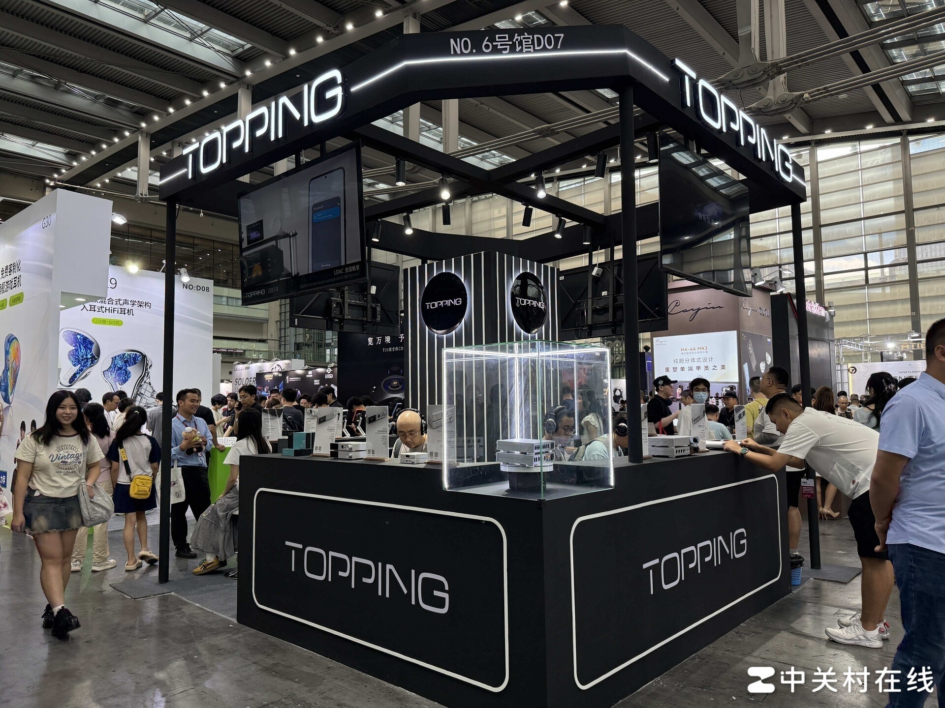 第19届深圳国际音频展现场直击:旗舰扎堆,一场属于耳机发烧友的试听盛宴