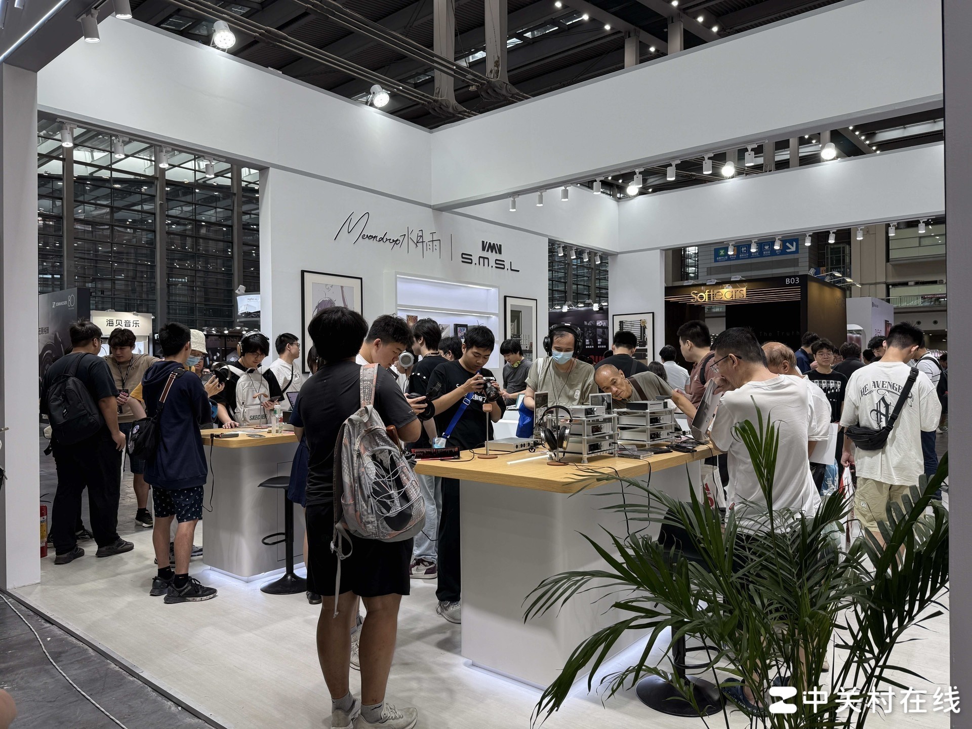 第19届深圳国际音频展现场直击:旗舰扎堆,一场属于耳机发烧友的试听盛宴