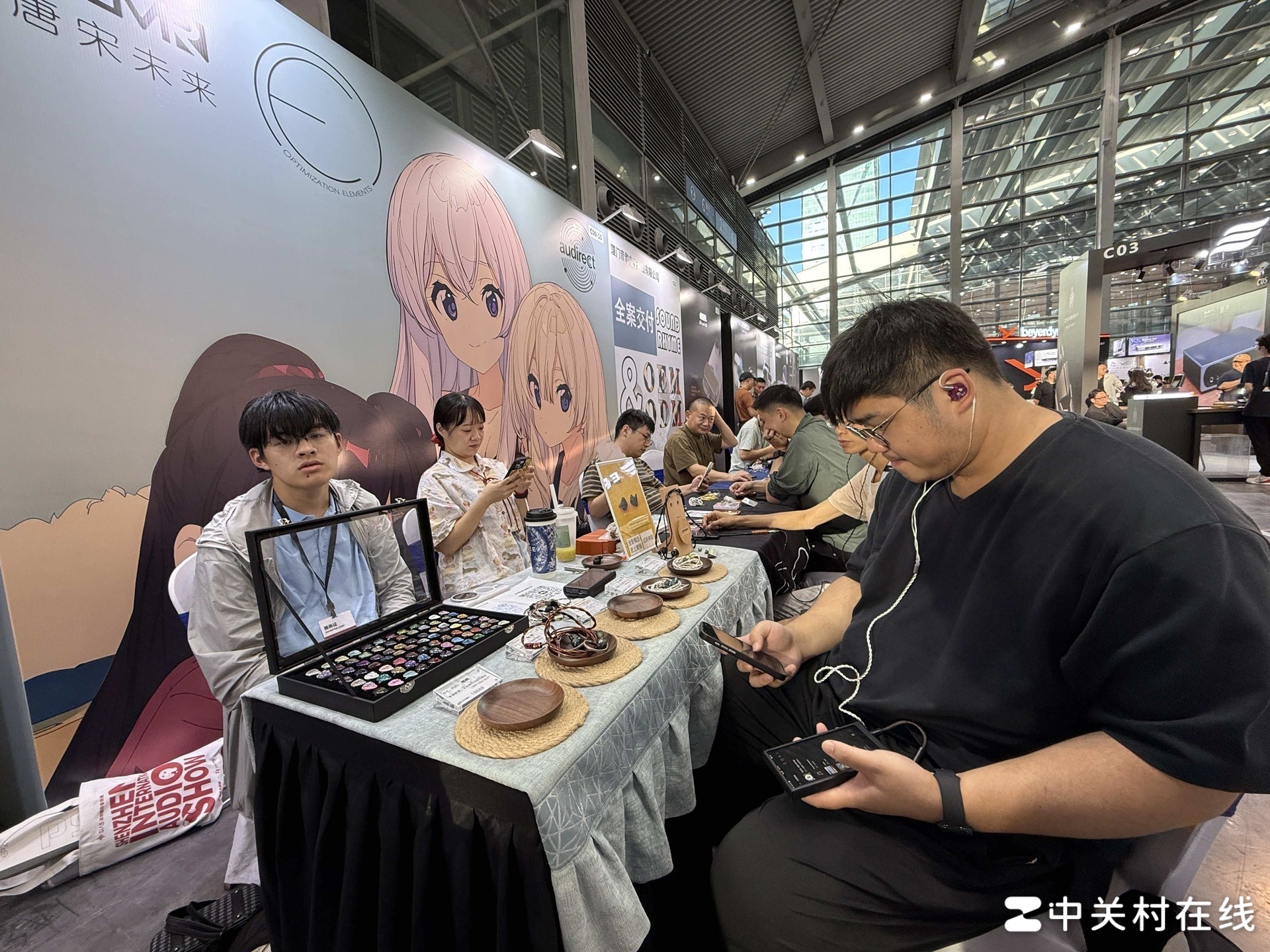 第19届深圳国际音频展现场直击:旗舰扎堆,一场属于耳机发烧友的试听盛宴