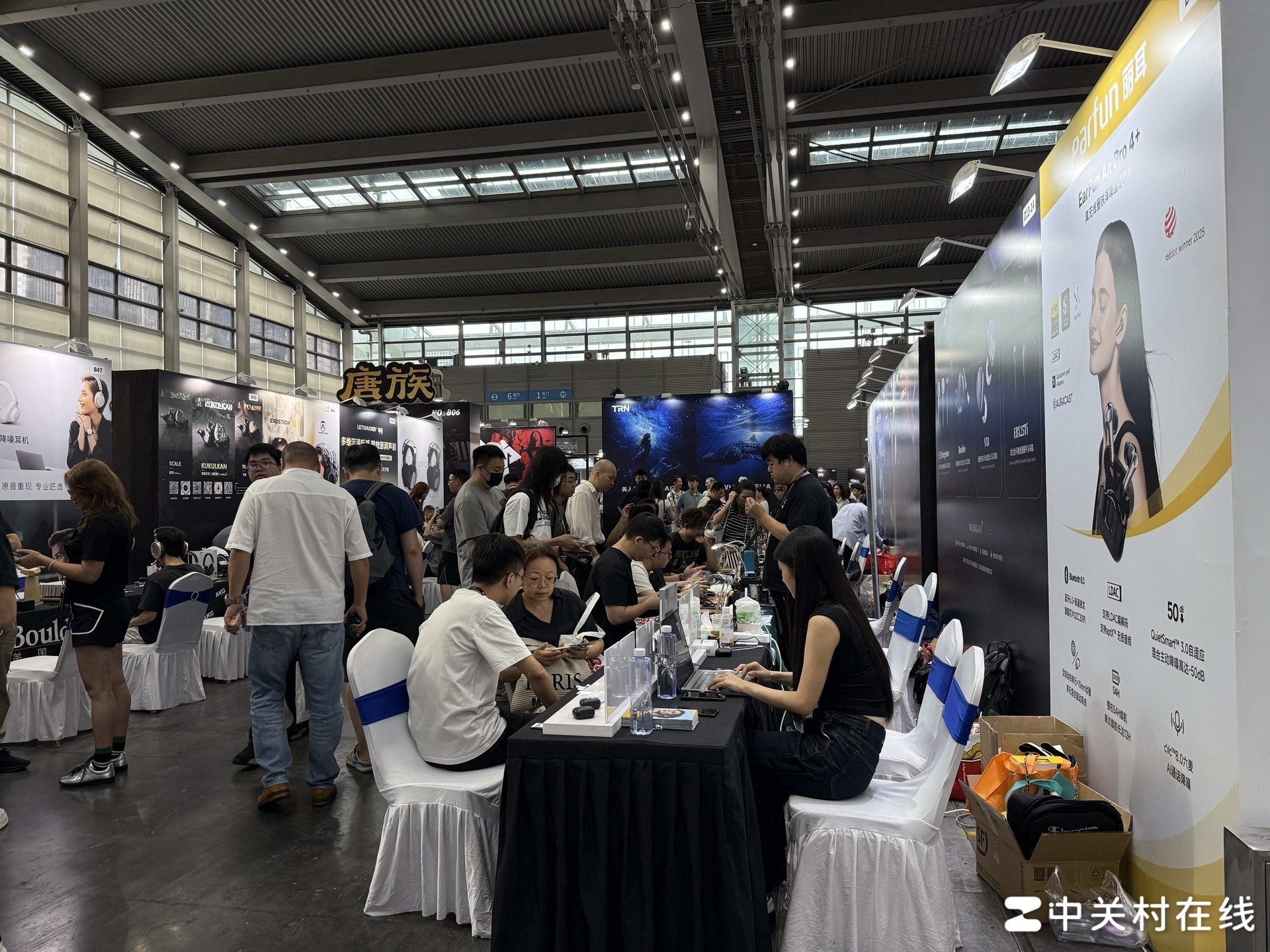 第19届深圳国际音频展现场直击:旗舰扎堆,一场属于耳机发烧友的试听盛宴