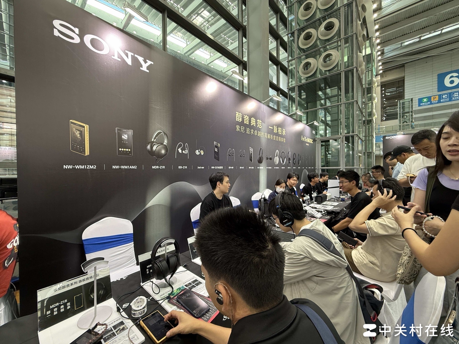 第19届深圳国际音频展现场直击:旗舰扎堆,一场属于耳机发烧友的试听盛宴