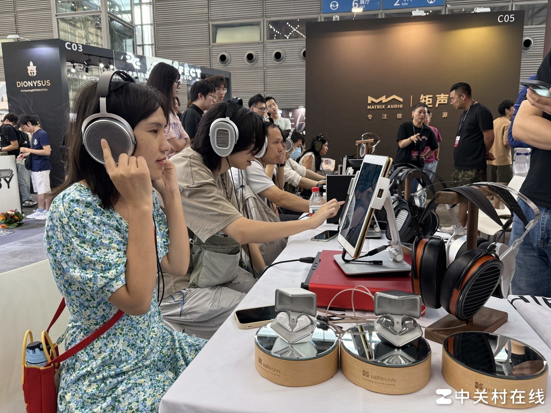 第19届深圳国际音频展现场直击:旗舰扎堆,一场属于耳机发烧友的试听盛宴
