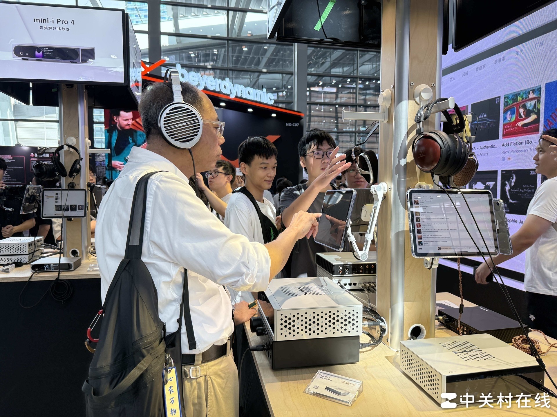 第19届深圳国际音频展现场直击:旗舰扎堆,一场属于耳机发烧友的试听盛宴