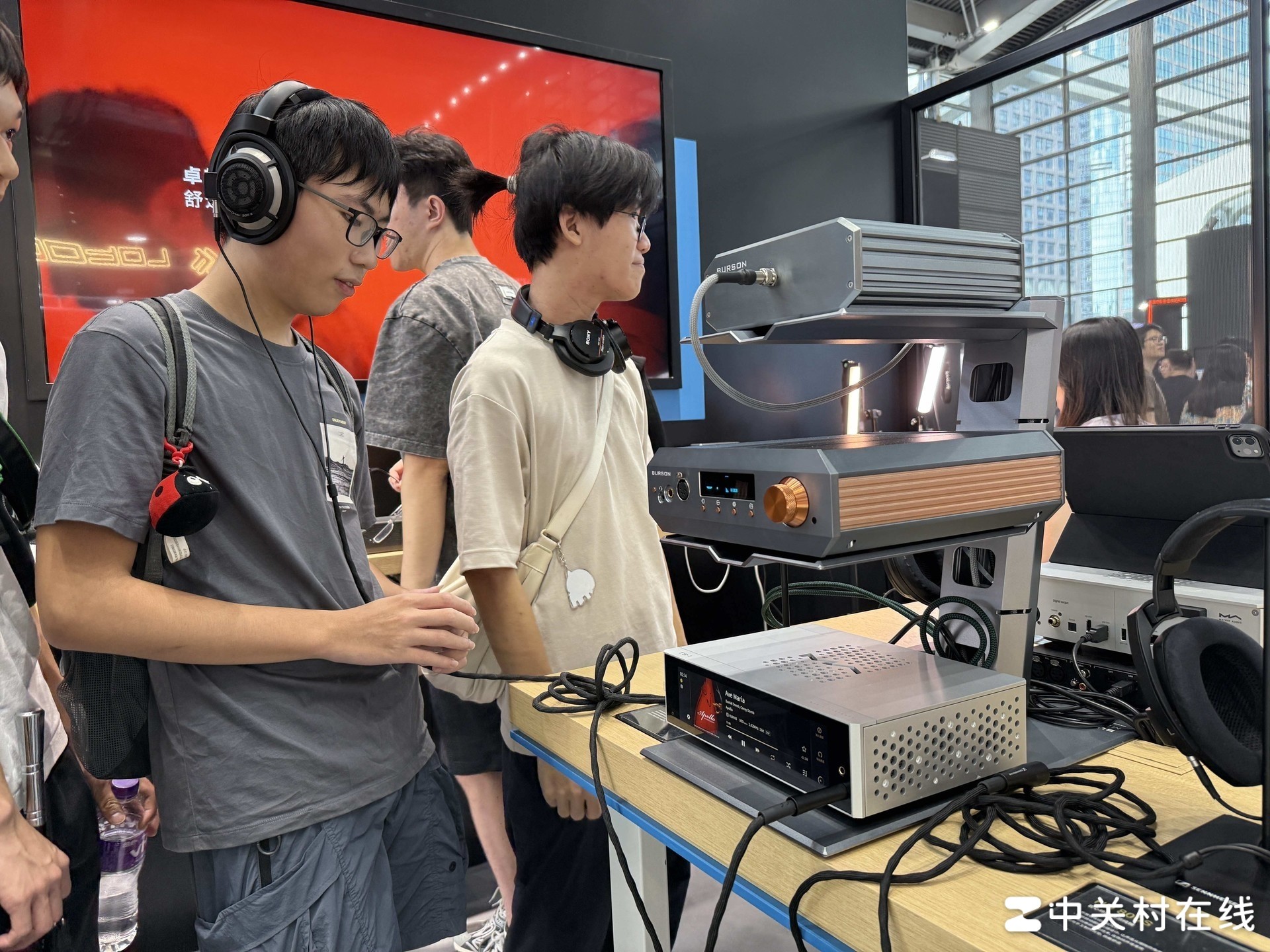 第19届深圳国际音频展现场直击:旗舰扎堆,一场属于耳机发烧友的试听盛宴