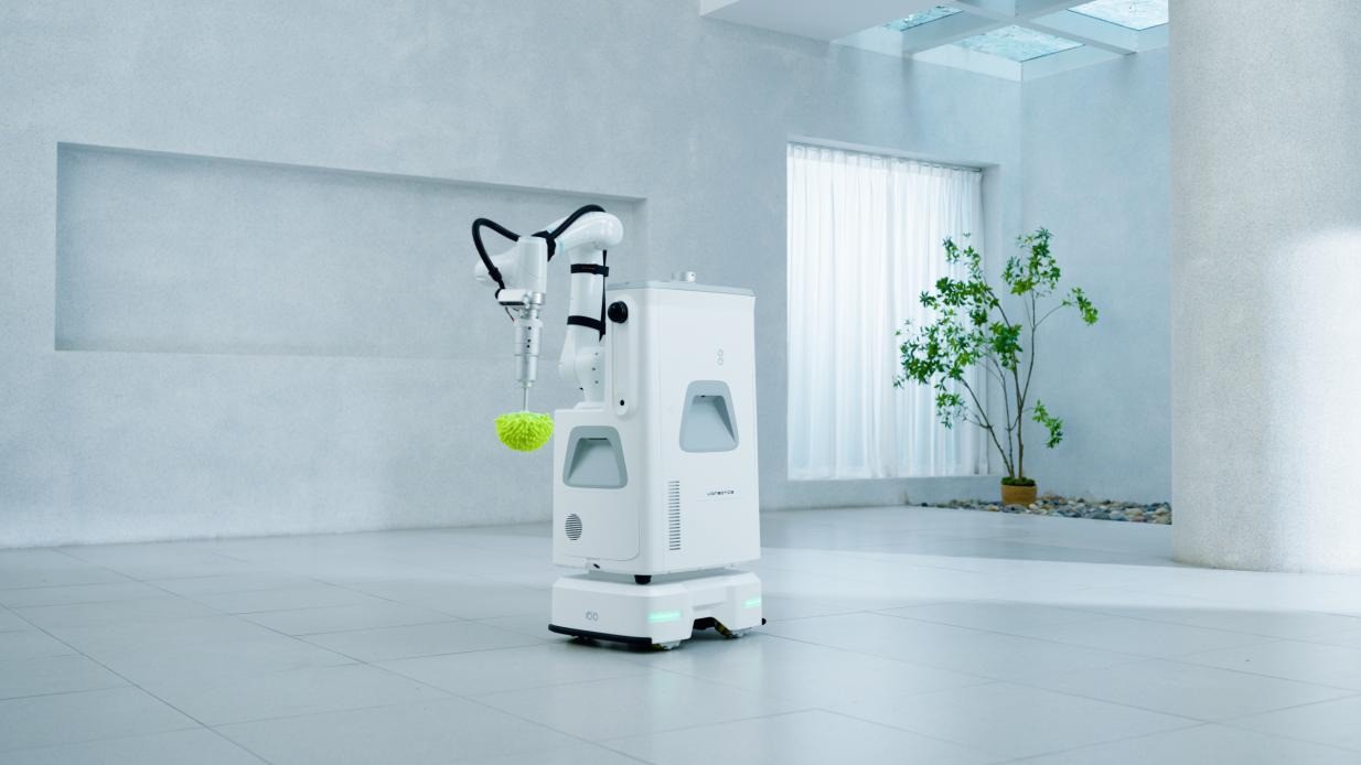 Vionbotics全球首发具身智能立面清洁机器人 引领商用清洁智能化革命