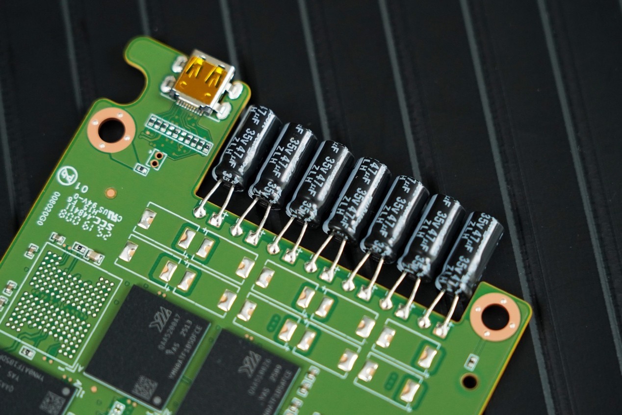 ³¤½´æ´¢SE006ÆóÒµ¼¶¹Ì̬ӲÅÌÆÀ²â Ãô½Ý¸ßЧ¸ß¿É¿¿¡°ºÚÂí¡±