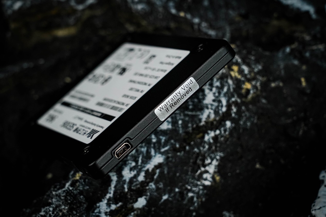 ³¤½´æ´¢SE006ÆóÒµ¼¶¹Ì̬ӲÅÌÆÀ²â Ãô½Ý¸ßЧ¸ß¿É¿¿¡°ºÚÂí¡±