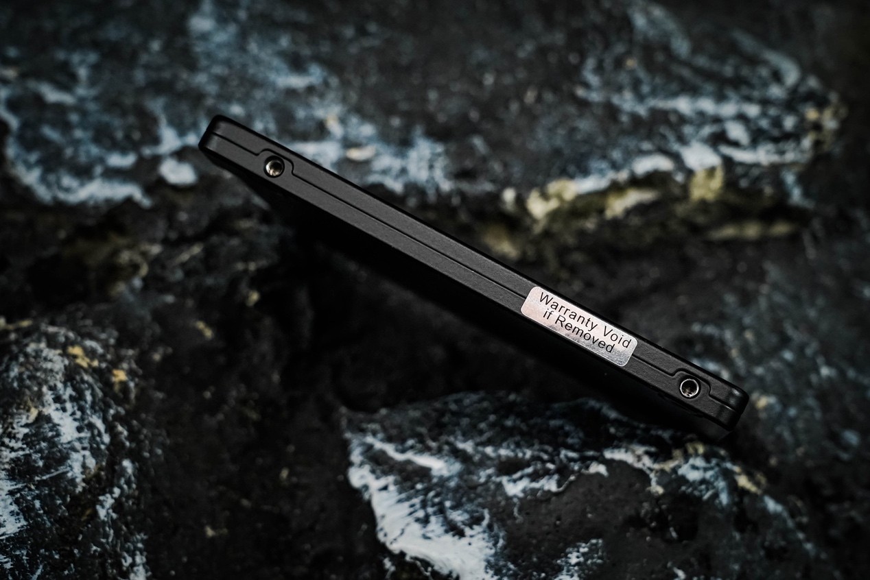 ³¤½´æ´¢SE006ÆóÒµ¼¶¹Ì̬ӲÅÌÆÀ²â Ãô½Ý¸ßЧ¸ß¿É¿¿¡°ºÚÂí¡±