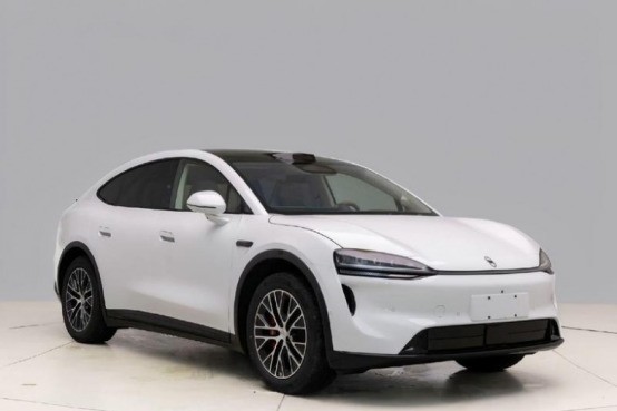 ����Դ�콢SUV���ܼ�ʻ������˭�����й�·��