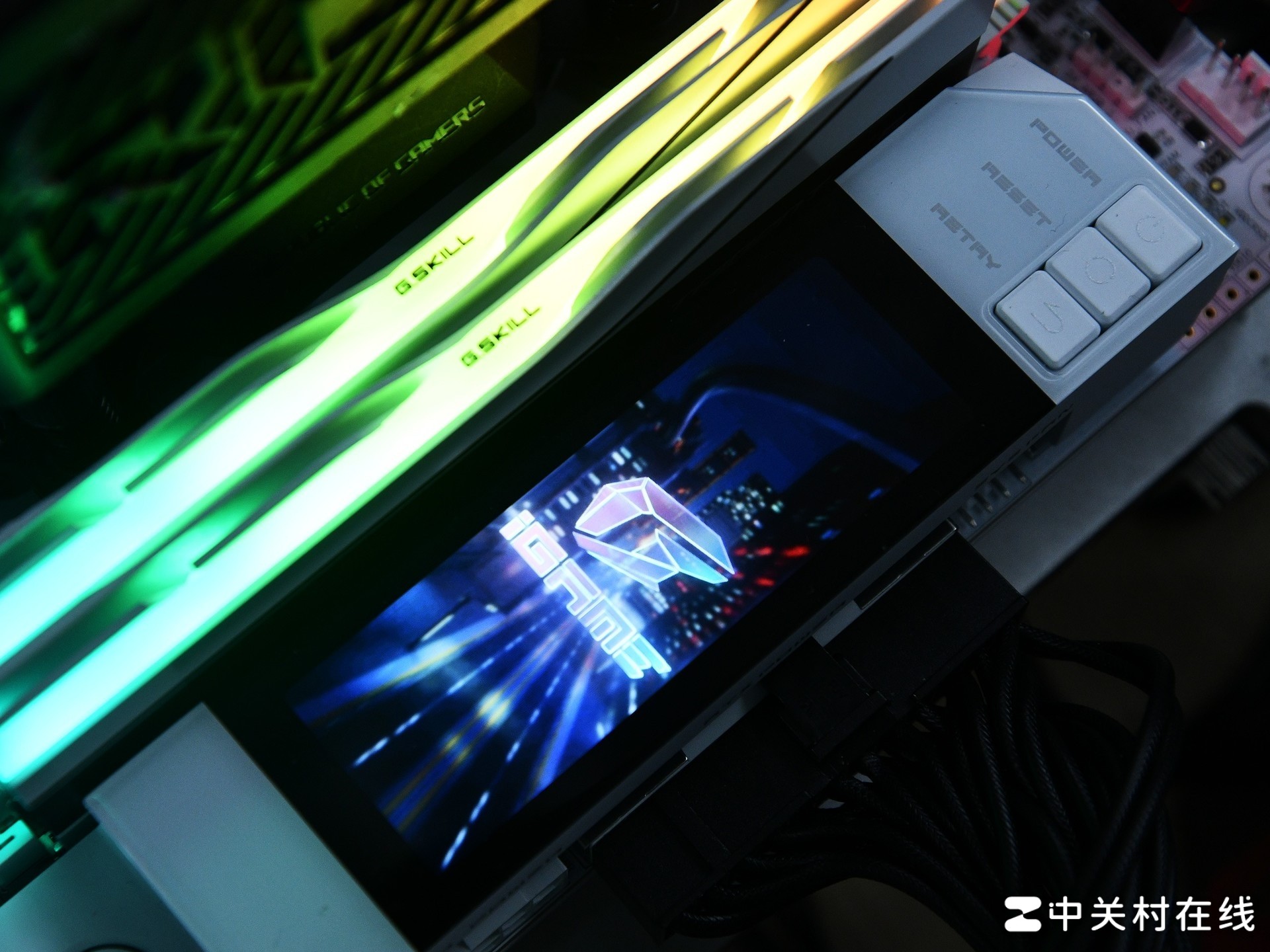 七彩虹iGame X870E白火神主板评测:纯白旗舰AM5主板 超频实力再升级