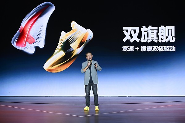 顶碳+顶缓双线进化,特步160X8代与零云重新划定跑鞋科技坐标
