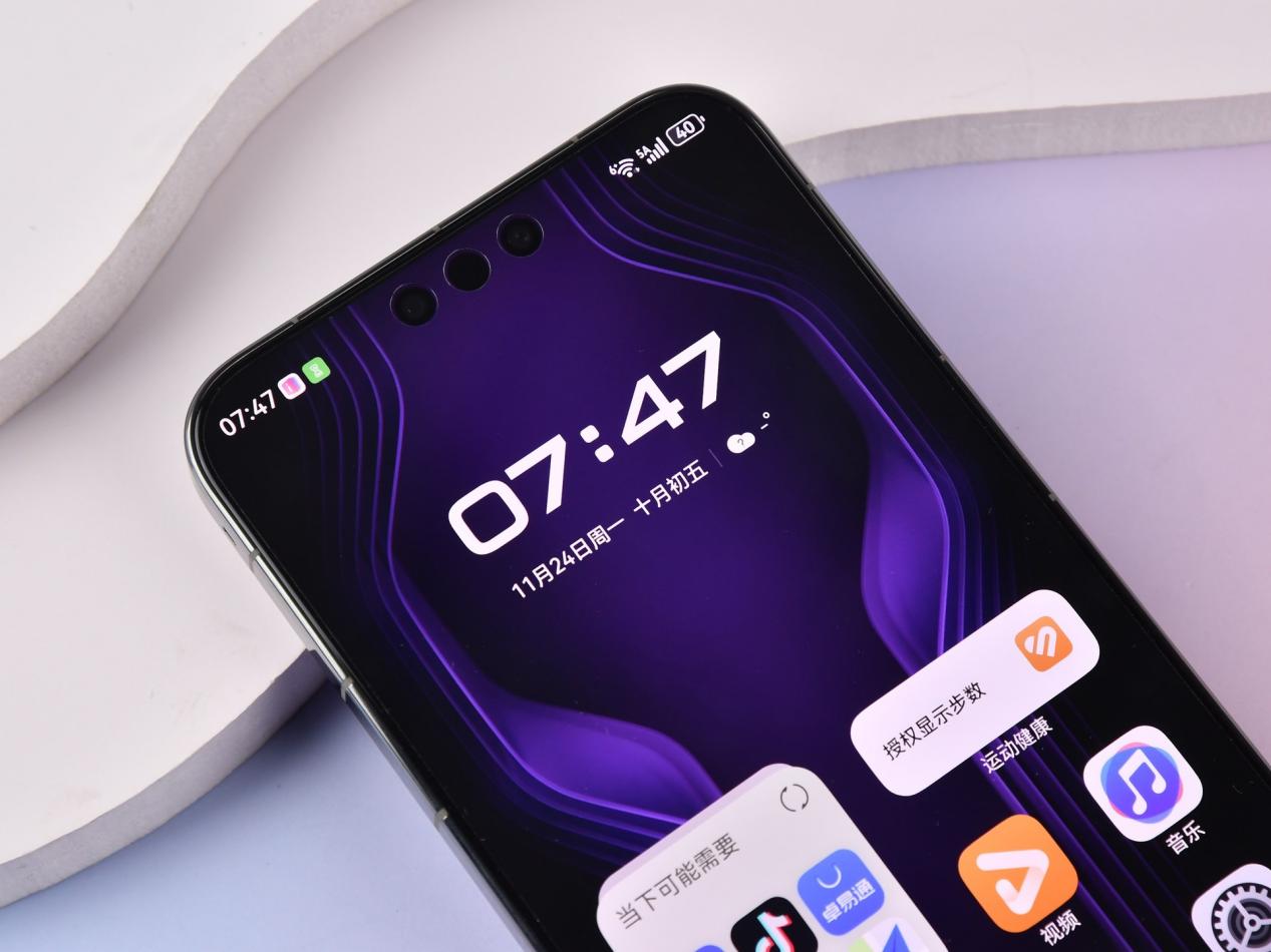 ��ΪMate 80 RS �Ƿ���ʦ���֣���һ�۳��ȣ�Խ��Խ��ζ��