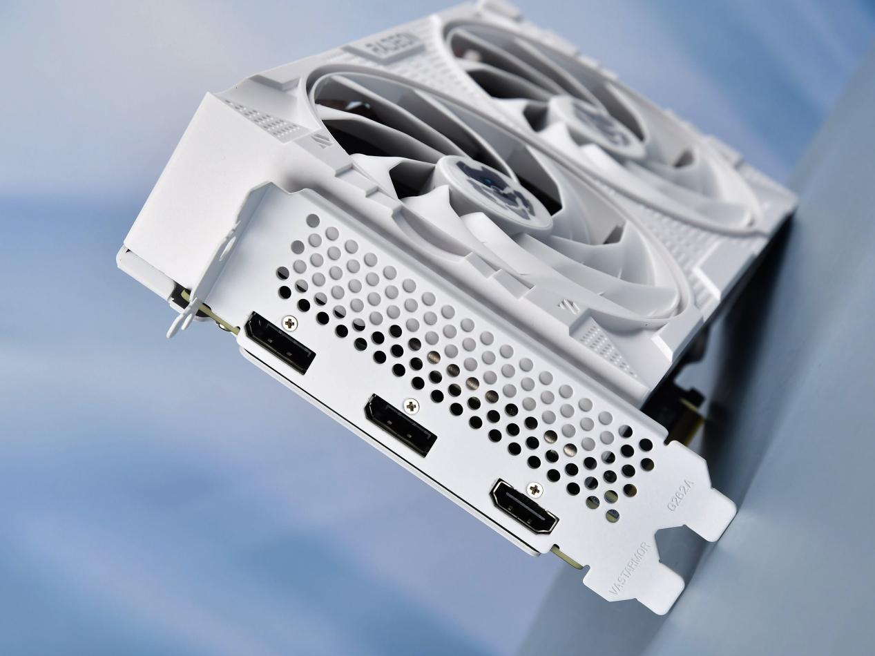 ���VASTARMOR RX 9060 XT 16GB�Ͻ����ֵ����˫���ߵ�����ѡ��