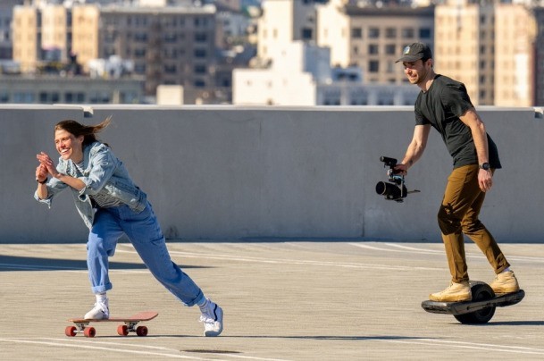 致敬时代记录者,尼康助力新闻工作者捕捉真相
