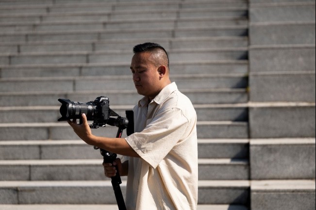 致敬时代记录者,尼康助力新闻工作者捕捉真相