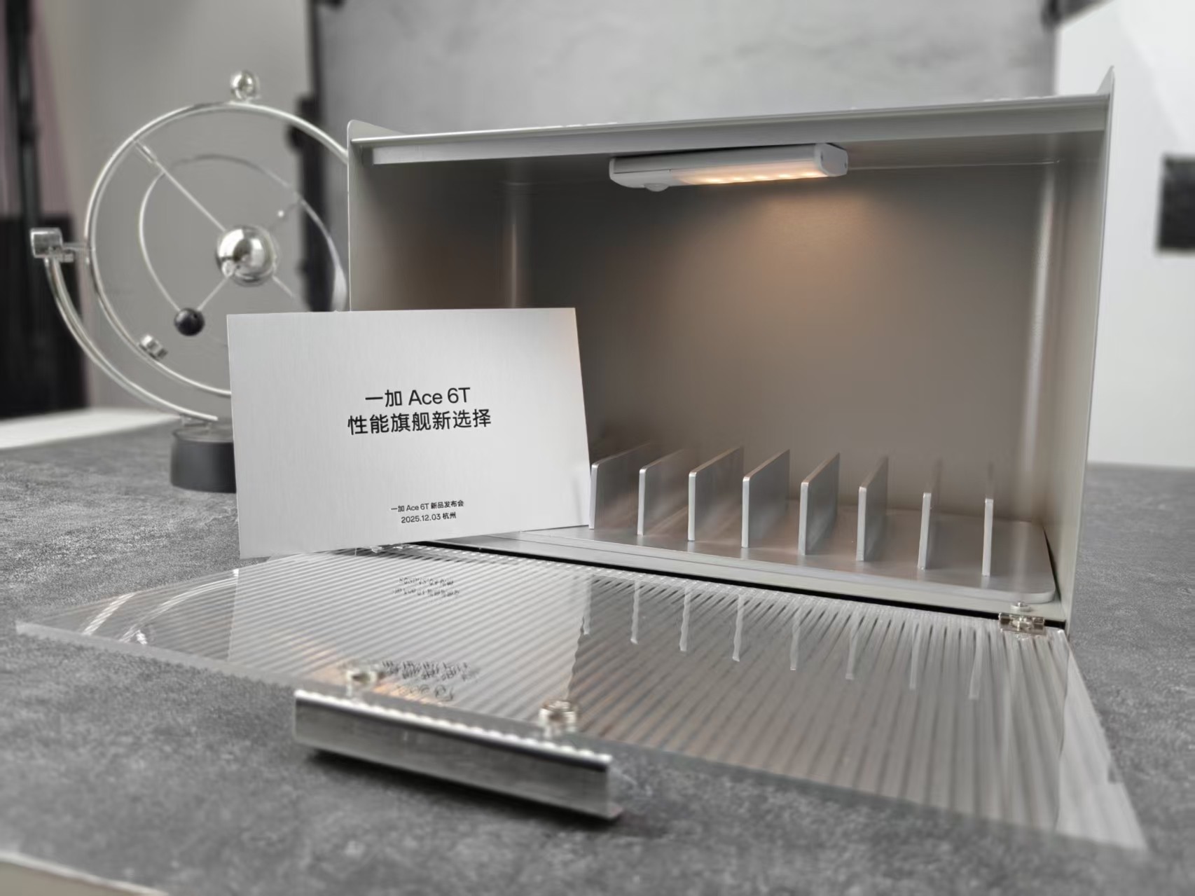 一加 Ace 6T邀请函鉴赏 让循规蹈矩的产品在此“归档”