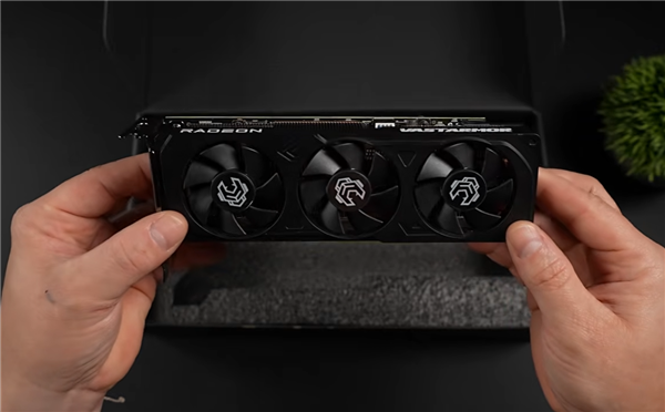 AMD RX 9060 XT LP半高显卡发布：性能损失仅7%，专为紧凑主机优化_游戏硬件显卡-中关村在线