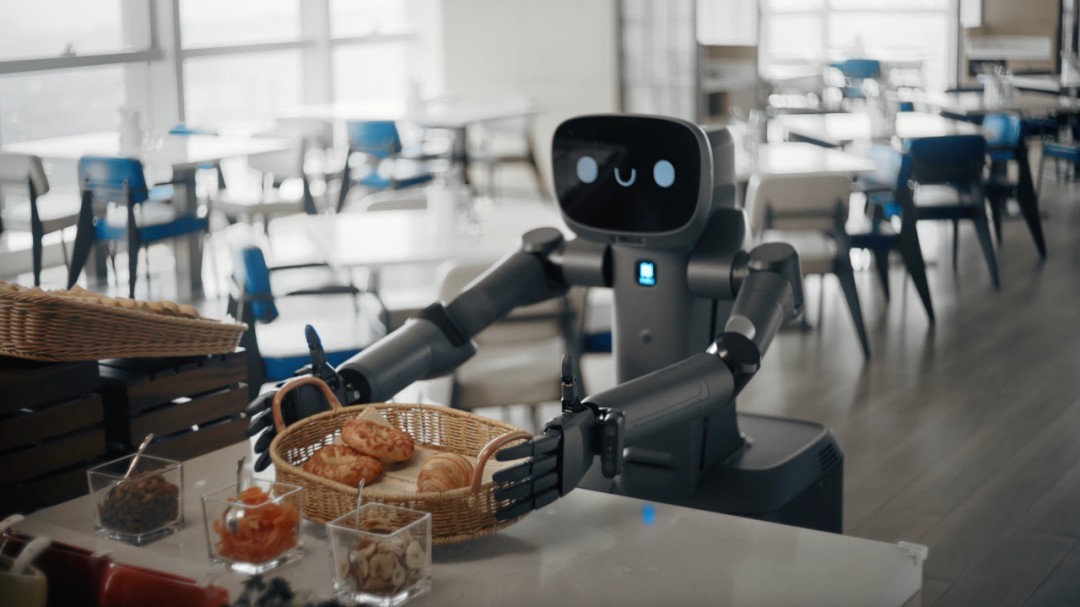 普渡机器人携手亚朵集团,以机器人技术引领酒店服务新纪元