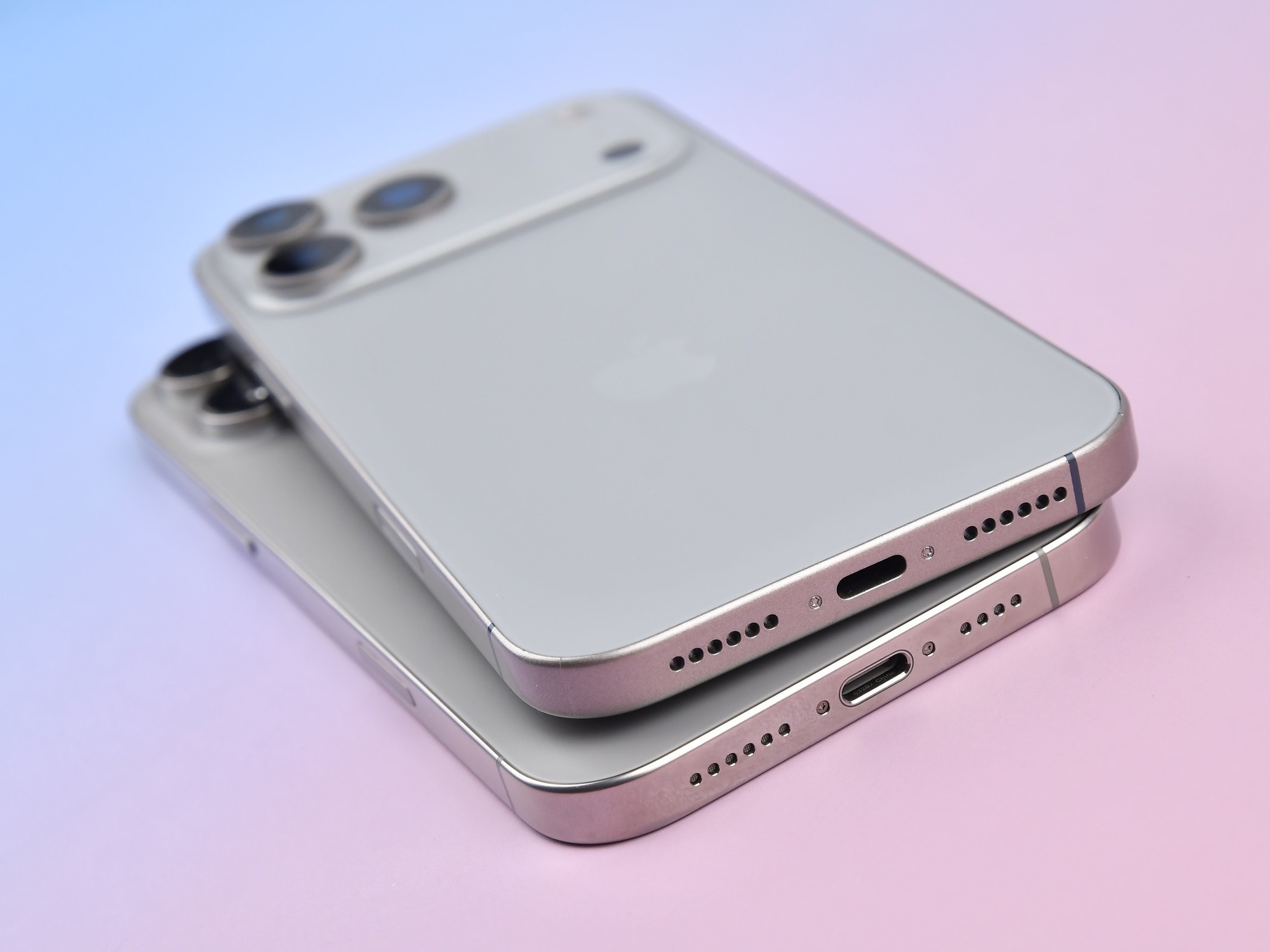 苹果发布会前，我们意外拿到了“iPhone 17”