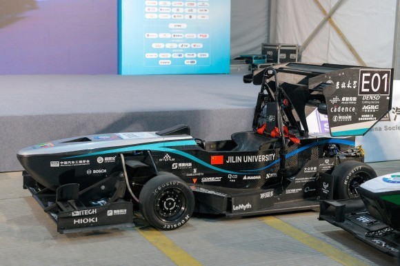 拓竹3D打印机亮相方程式大赛,“赛级”实力刷新制造体验