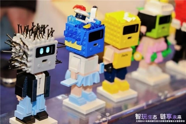 枣橙科技首创用 AI结合积木!乐高式智能陪伴机器人全新登场