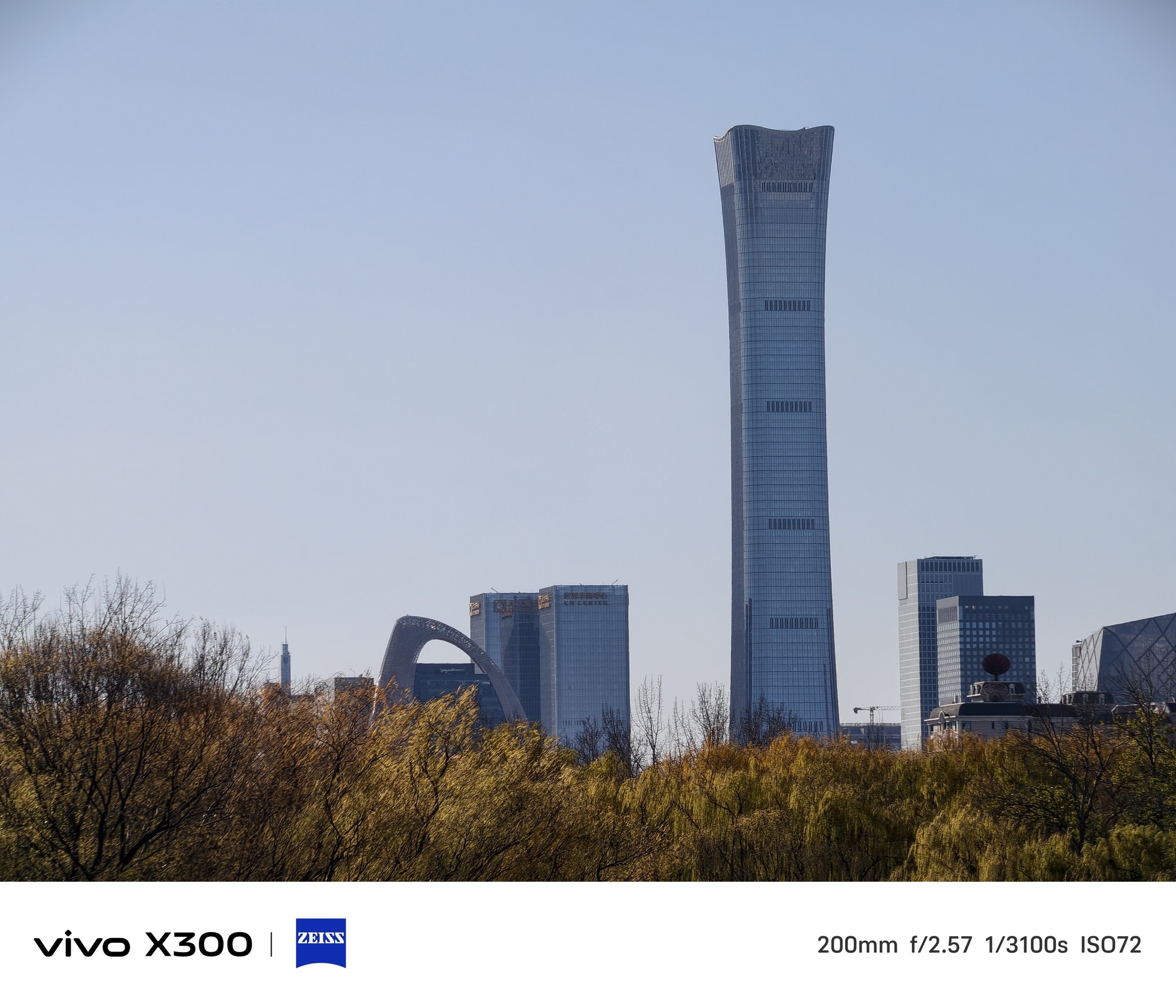 vivo X300���ྵ��װ���� С����Ҳ�ܿ���Զ